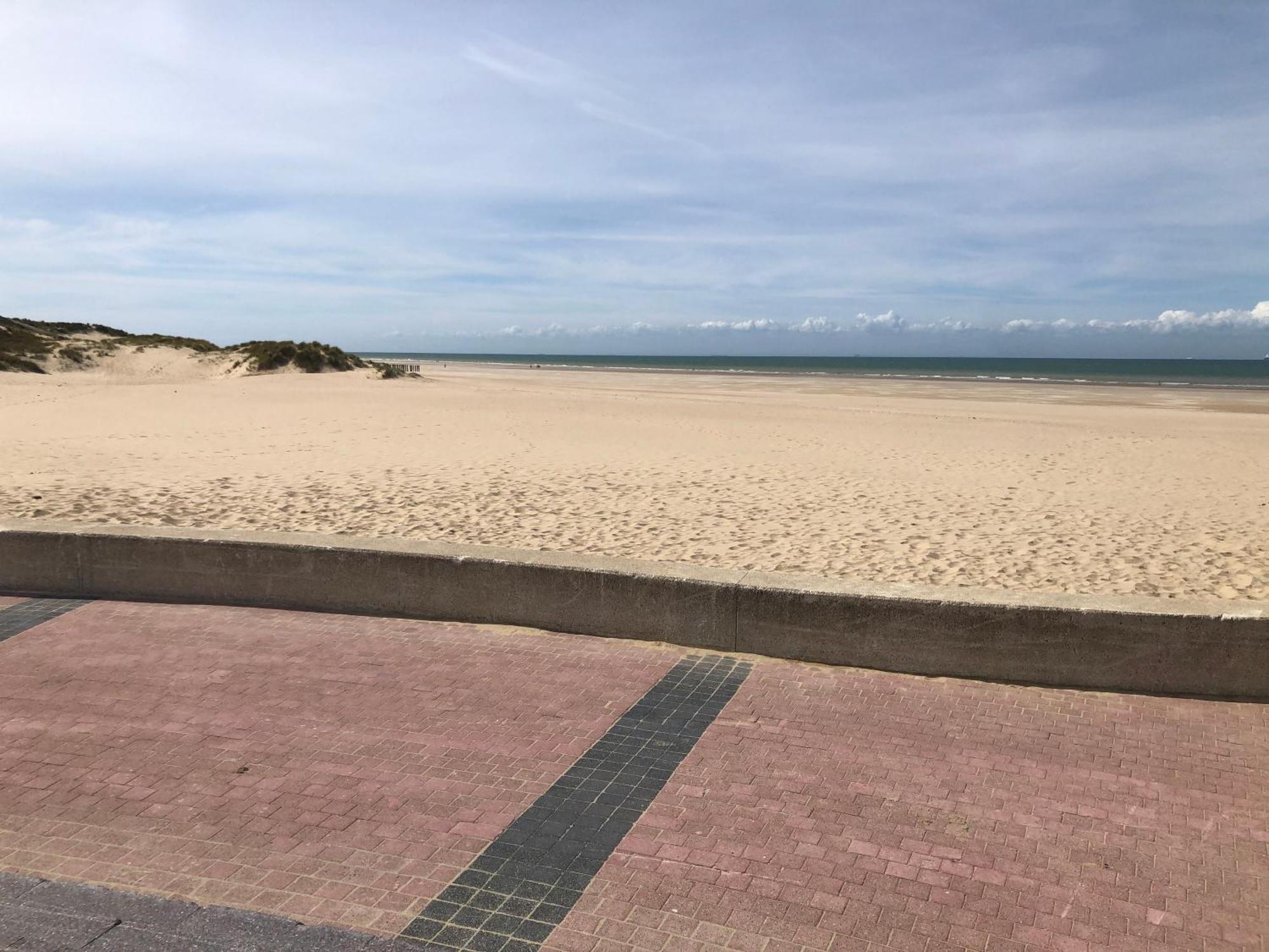 Le Bord De Mer Calais Buitenkant foto